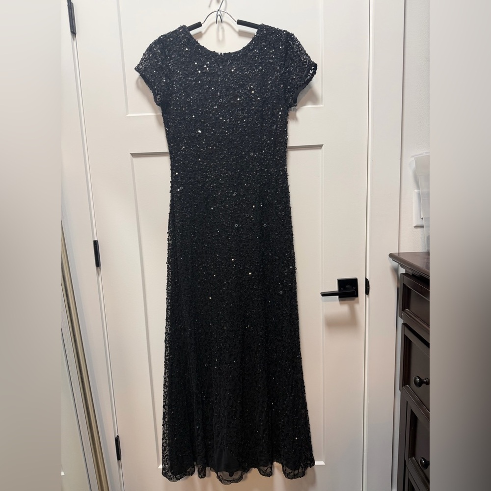 Adrianna Papell Black Sequin Cap-Sleeve Evening Dress